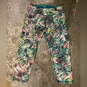 Prana Tropical Leaf Print Crop Leggings. Size Large